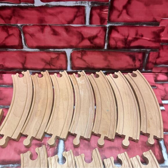Thomas & Friends Wooden Railway curved track pcs - Picture 8 of 8